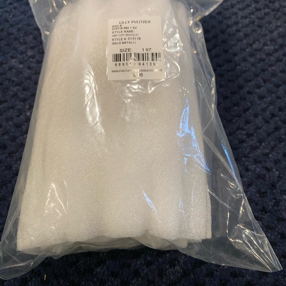 NIP Lilly Pulitzer elephant clutch. - Picture 4 of 6